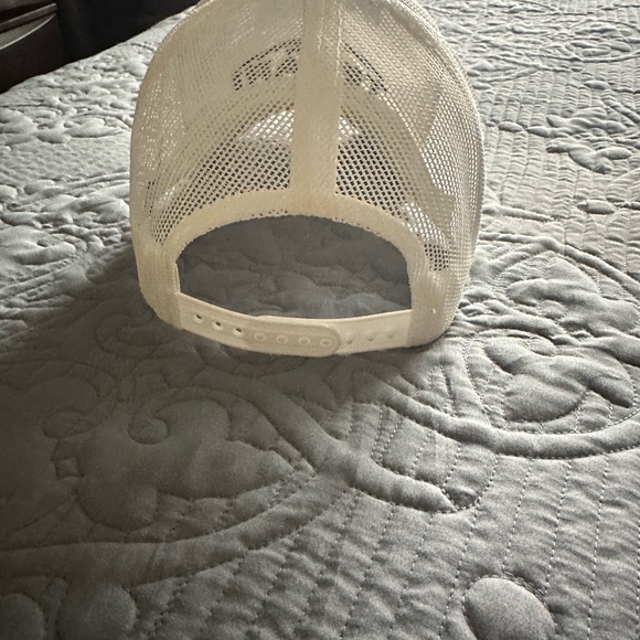 Adjustable hat - Picture 3 of 3